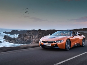 2017 Los Angeles Auto Show: Drop-Top BMW i8 Roadster Revealed
